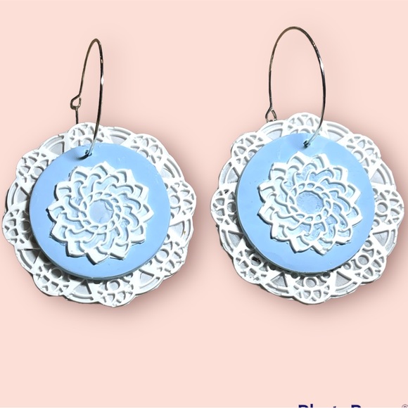 Handcrafted White Lace & Baby Blue Circle Earrings - Picture 2 of 5